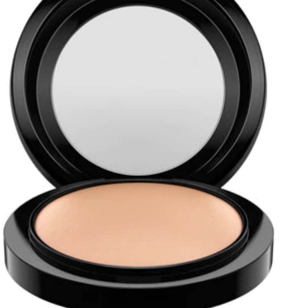 Mac medium golden setting powder